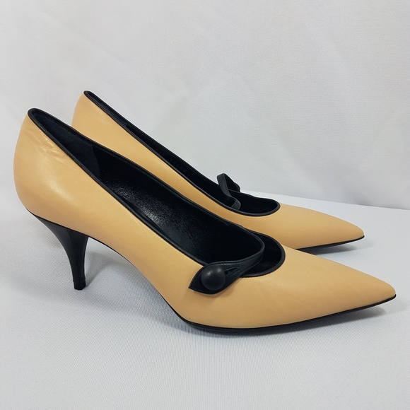 tan kitten heel pumps